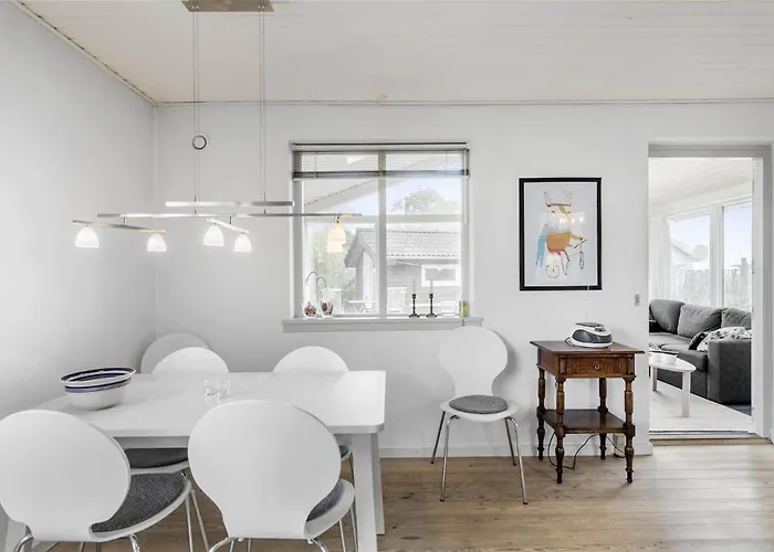 N088-karrebaeksminde-baekkene-201-b *